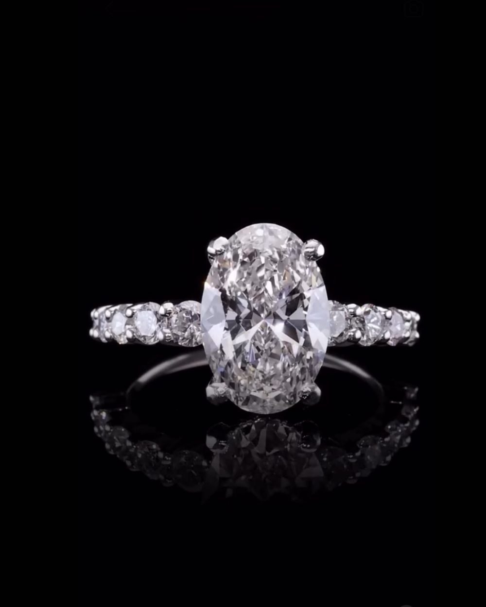 Oval pavé diamond ring