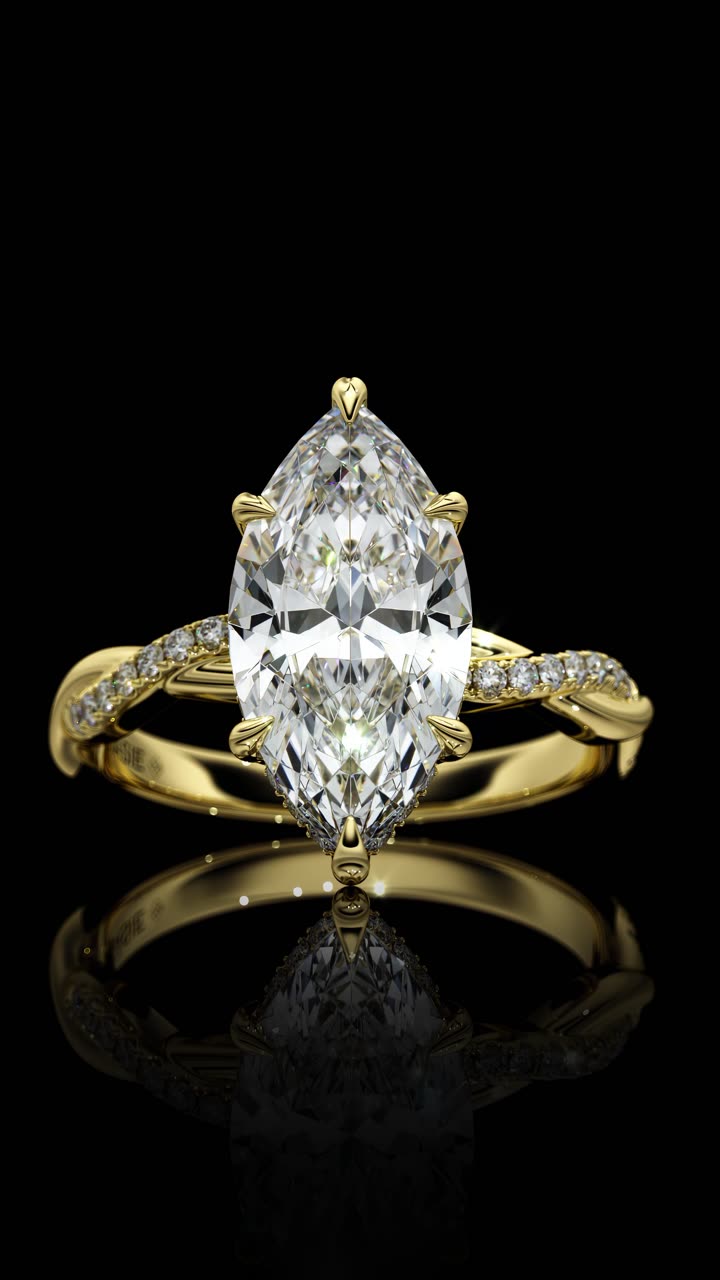 Marquise diamond ring in yellow gold